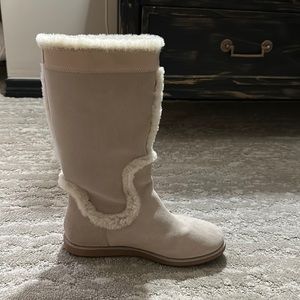 Size 8 Cole Haan fur boots